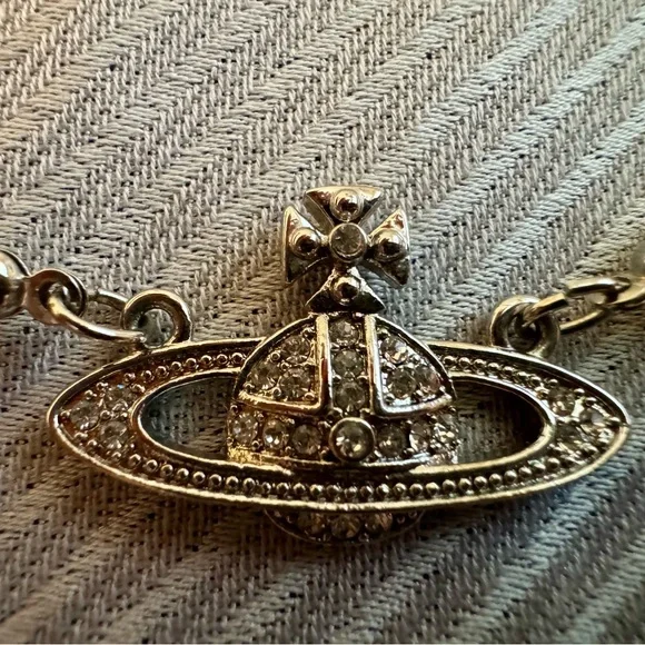 Vivienne Westwood Pearl Necklace with Silver Orb Pendant - Picture 2 of 4